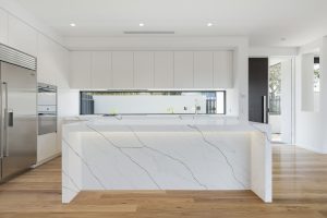Quartz Calacatta Black
